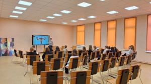Лекцию для старшеклассников СОШ №4 провела акушер-гинеколог Белоярской районной больницы Светлана Анатольевна Кетова