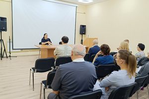 Сотрудник ОМВД России по Белоярскому району провел встречу с сотрудниками Белоярской районной больницы