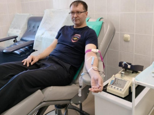 Сотрудники ОМВД города Белоярский приняли участие в акции по сбору донорской крови и ее компонентов