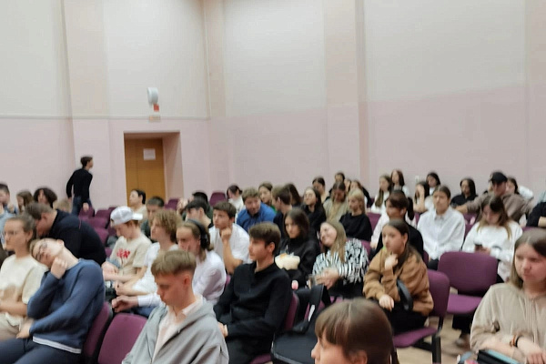 Врач психиатр-нарколог провел профилактическую лекцию для старшеклассников СОШ №3