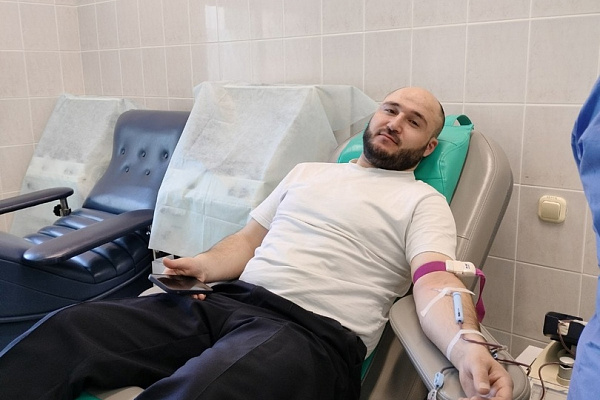 Сотрудники ОМВД города Белоярский приняли участие в акции по сбору донорской крови и ее компонентов