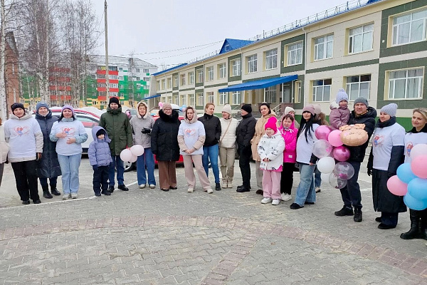 Сотрудники Белоярской районной больницы организовали яркий автопробег, посвященный Дню беременных